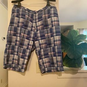 Weatherproof women shorts sz 18. Blue multi
